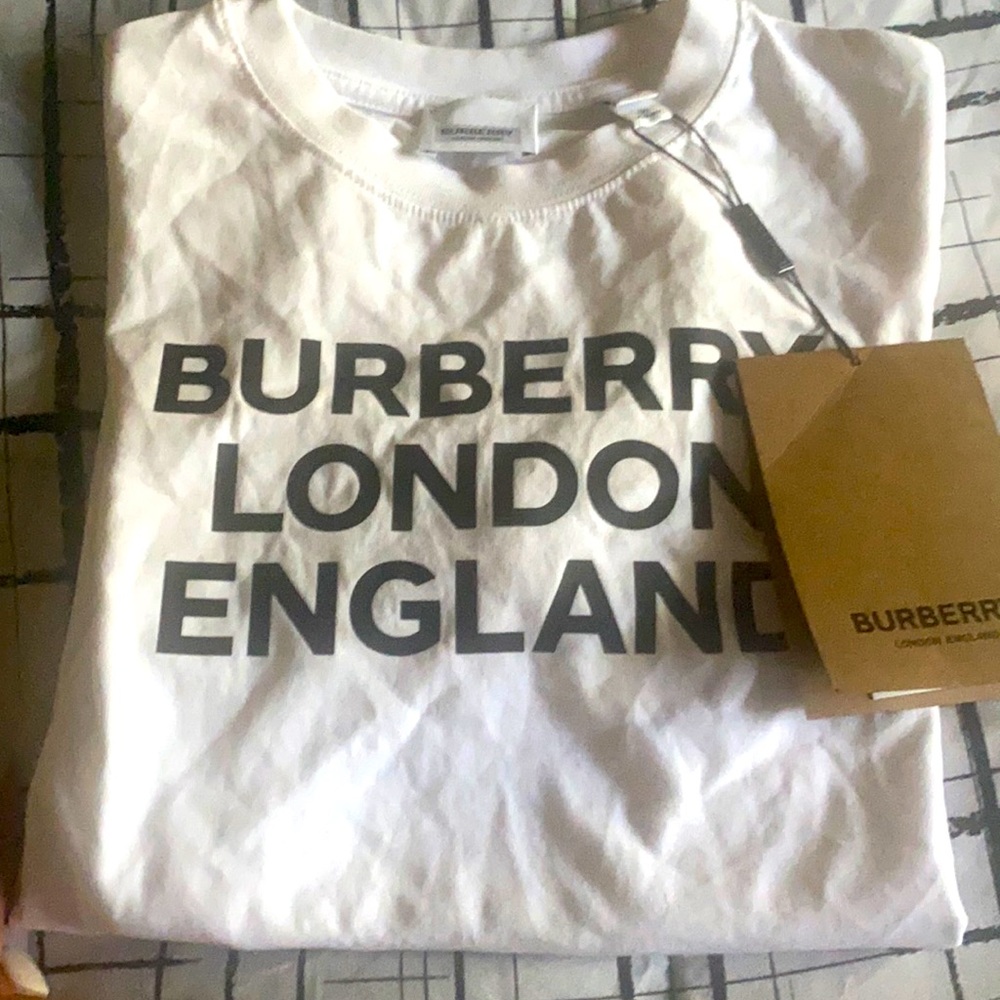 Burberry T shirt